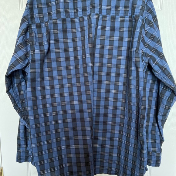 Mens plaid shirt by Mountain Ridge with snap closures - size Large - Picture 5 of 5